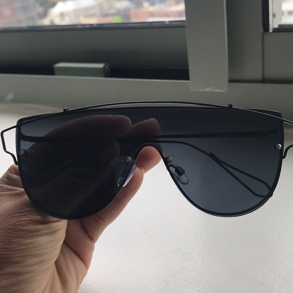 Sunglasses - Picture 4 of 4